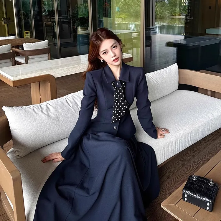 法式名媛高级感收腰西装上衣高腰半身裙两件套女秋季绝美穿搭套装