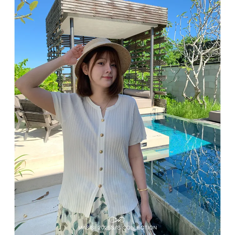马西西大码女装小香风金扣V领针织短袖夏季胖mm宽松显瘦气质上衣