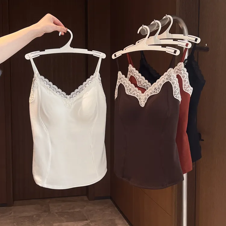 秋冬纯欲蕾丝V领撞色螺纹吊带背心女秋冬带胸垫磨绒保暖