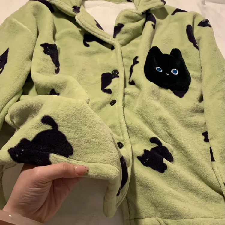 冬季珊瑚绒猫咪睡衣女甜美卡通长袖家居服保暖加厚套装加绒毛绒女