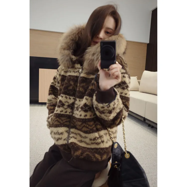 MBNL-F “复古费尔岛” 7色定染貉子毛领摇粒绒外套 秦磊XM-XWT2612