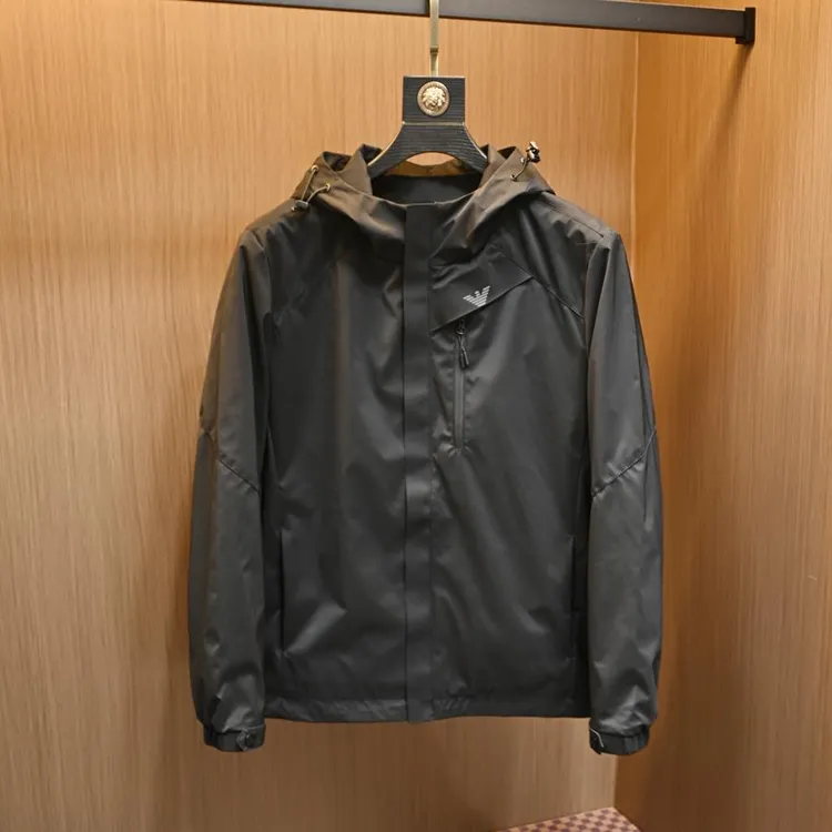 欧洲站纯色户外运动夹克春秋季新款简约潮牌男装修身休闲连帽外套