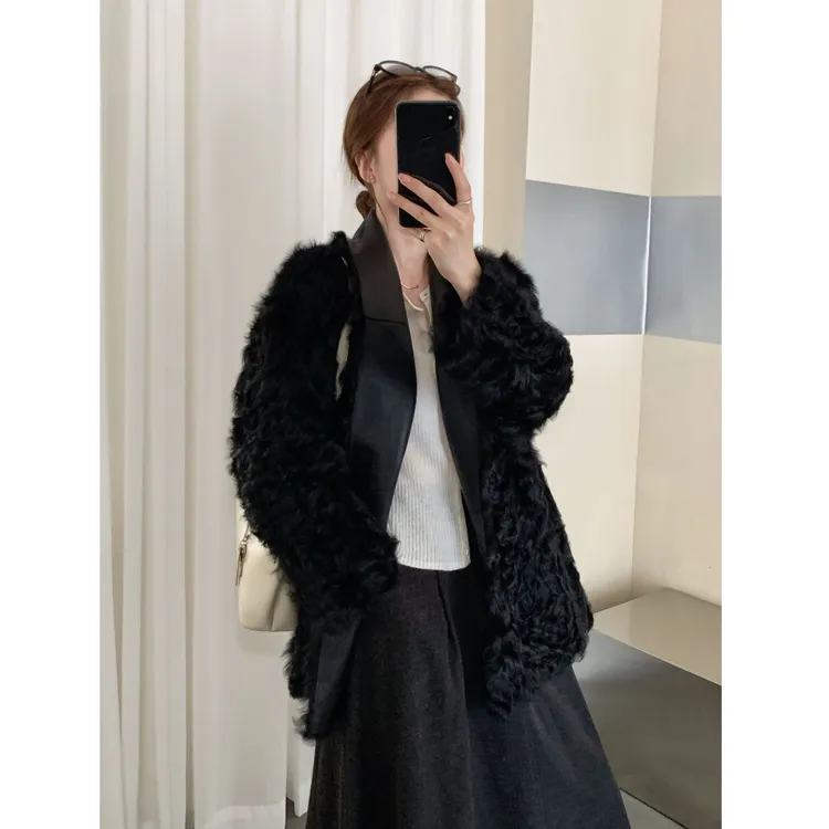 JIAY复古赫本风甄选小湖羊双面穿皮毛一体冬季海宁皮草女正品真皮