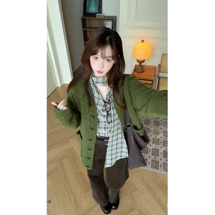入秋穿搭一整套女装格纹长袖衬衫外搭针织毛衣外套复古直筒阔腿裤