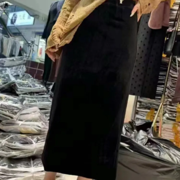 银弟，高腰显瘦金丝绒半身裙