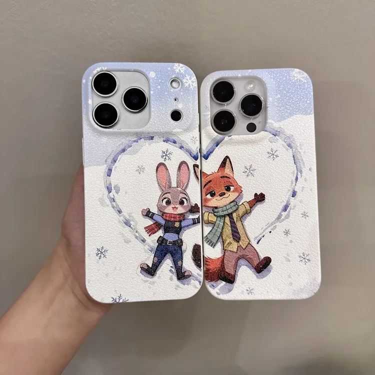 雪地爱心朱迪尼克适用苹果iPhone17pro/16情侣手机壳仿皮纹防摔15