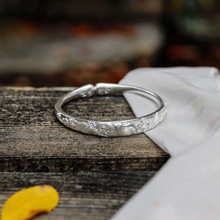 足银手镯 三生三世十里桃花九尾狐 足银999手镯实心手工錾刻简约