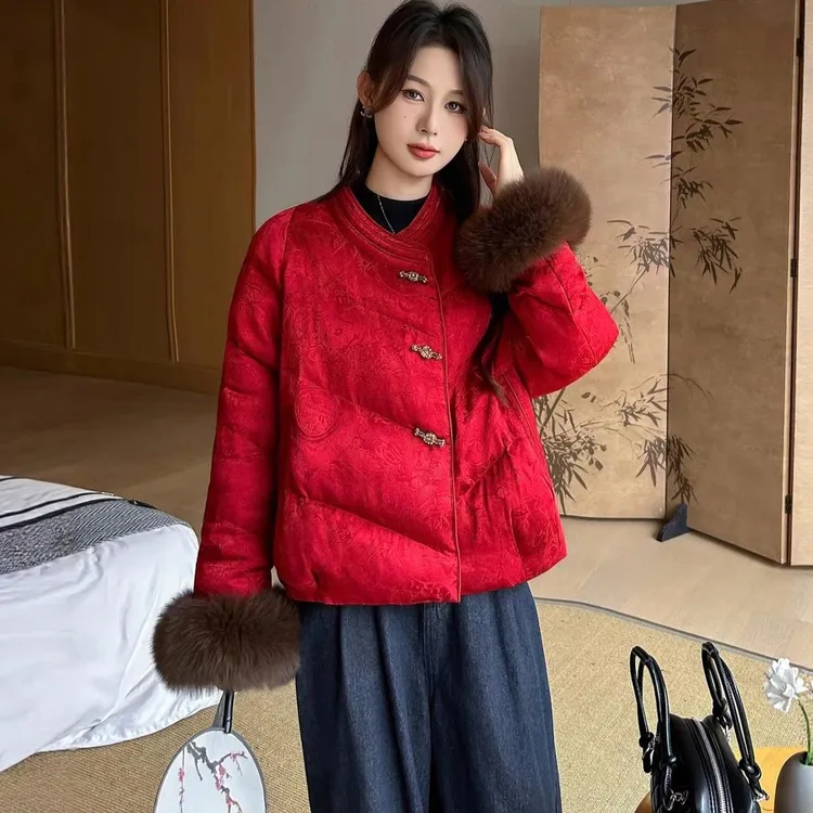 时尚新中式红色国风短款立领休闲服女款2025冬季高级感保暖厚款外