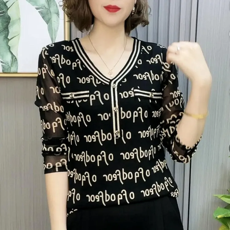 恒源祥集团彩羊女士春新款网纱弹力修身洋气尖领小衫V领打底黑色