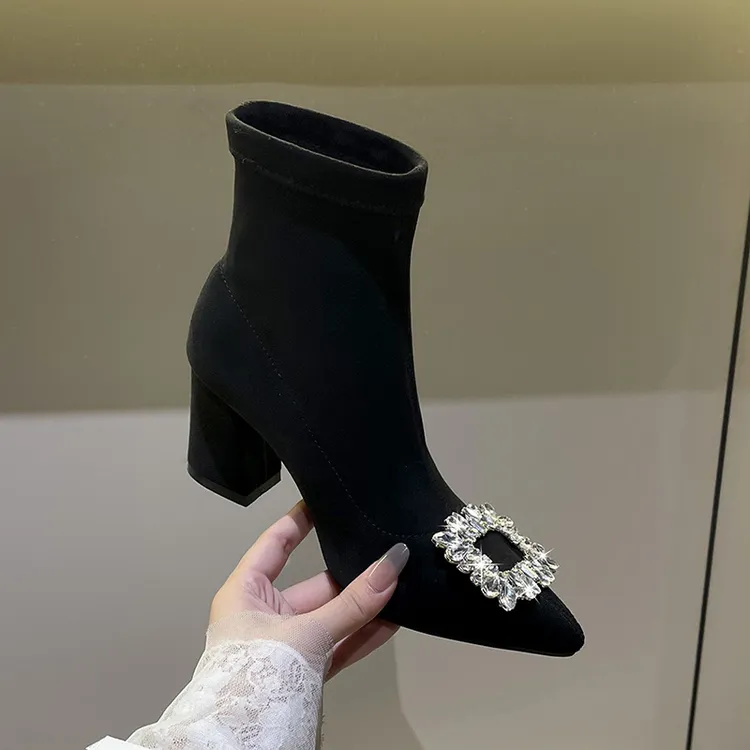 尖头粗跟秋冬粗跟网红水钻方扣高跟瘦瘦靴加绒弹力袜靴绒面短靴女