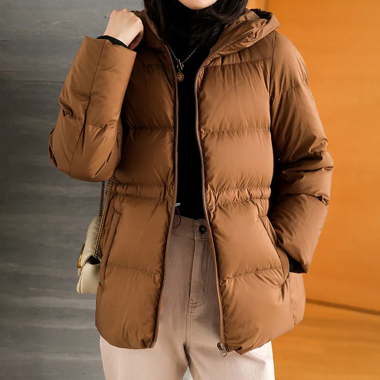 2025冬季新品泡芙鹅绒羽绒服女短款时尚休闲轻盈保暖抽绳连帽外套