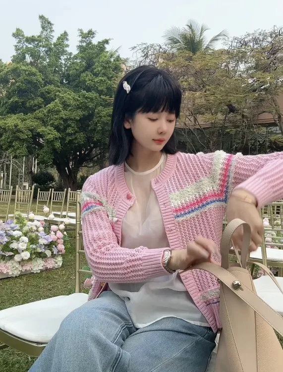 马卡龙彩虹粉 羊毛镂空毛衣开衫