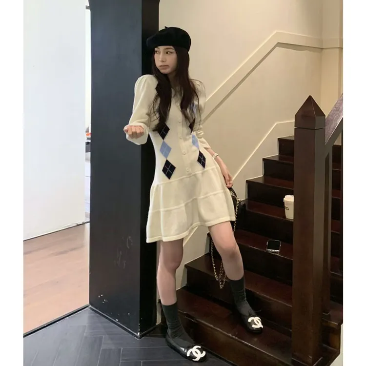 设计感毛衣连衣裙女2025秋冬新款韩系穿搭修身显瘦菱格短款裙子