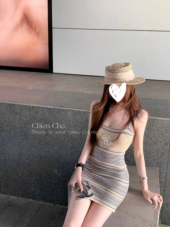 A辣妹复古条纹针织吊带连衣裙女夏季山茶花裙子收腰显瘦包臀短裙