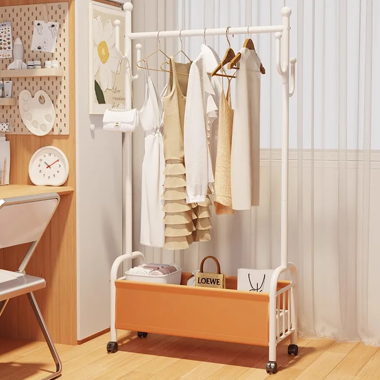 奶油风卧室衣帽架落地晾衣架床边晚上放衣神器轻奢可移动挂衣架子