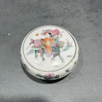 228号清同治粉彩麒麟送子粉盒