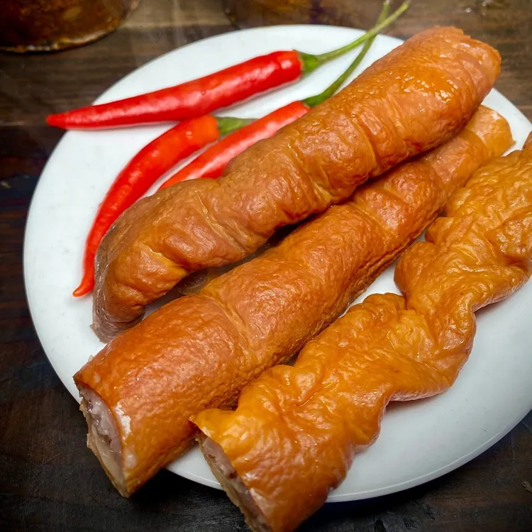 湖南特产烟熏腊猪大肠农家烟熏猪大肠