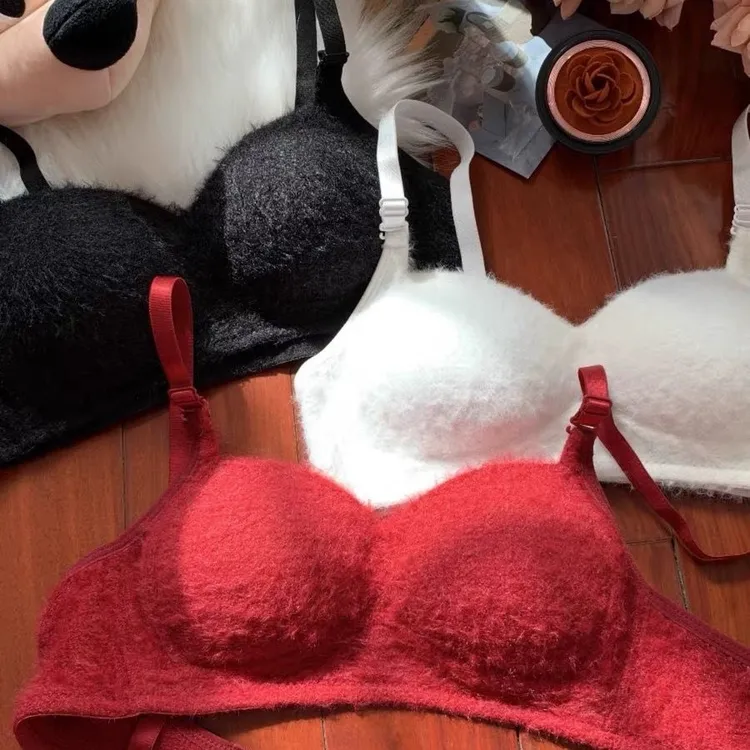 白兔奶糖一样奶乎乎的毛绒内衣女小胸聚拢秋冬保暖加厚无钢圈文胸