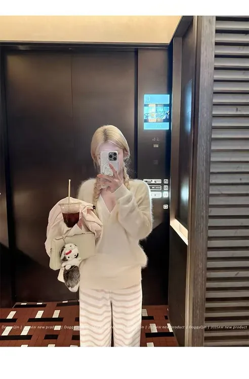 蔡蔡家【秋日山茶】秋季慵懒风针织衫女休闲条纹针织裤两件套