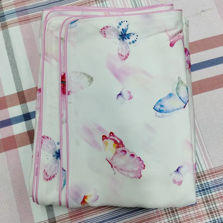 蝴蝶飞飞醋酸真丝缎凉凉被，舒适透气，高端大气