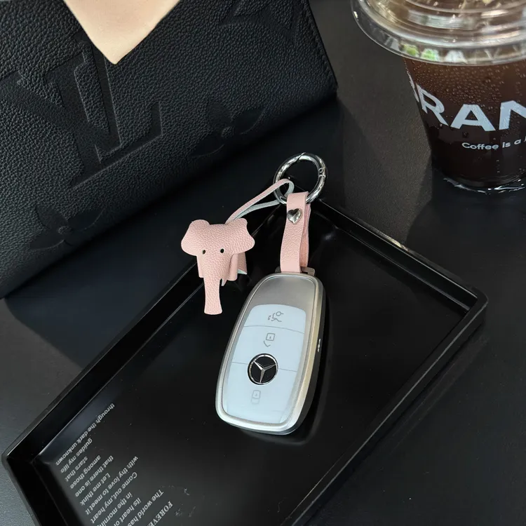 适用奔驰e300l c260l glc车a200 c200女gla扣glb包gle350钥匙套壳