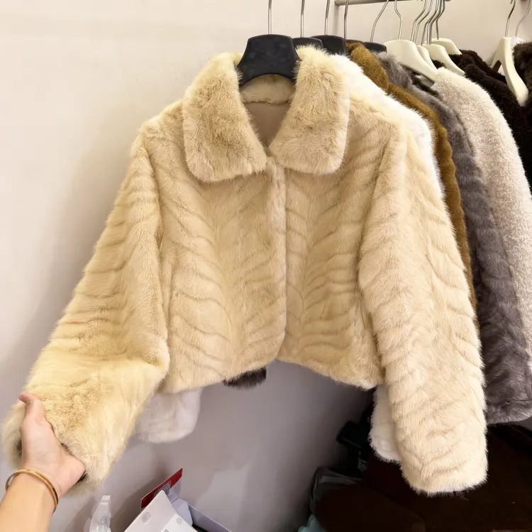 韩系高级感金叶貂环保仿皮草外套女25冬季新款皮毛一体保暖上衣短