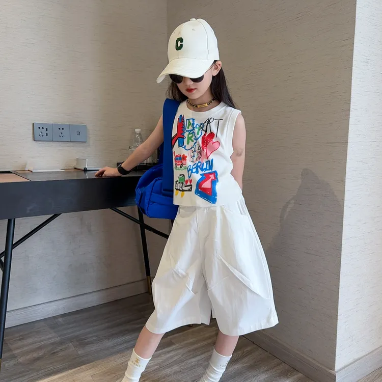 女童套装夏款2025大童小女孩舒适潮酷涂鸦背心韩版白色短裤两件套