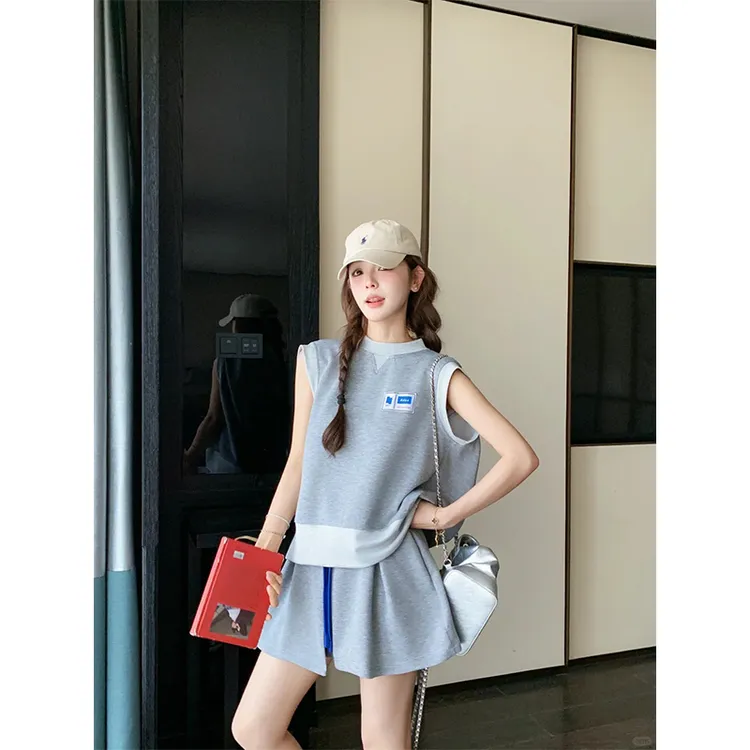 运动风无袖高级灰时髦气质设计款上衣背心百搭显瘦休闲短裤裙裤女