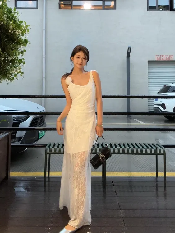 2025夏季新款纯欲海边度假风不规则白色蕾丝吊带鱼尾包臀连衣裙女