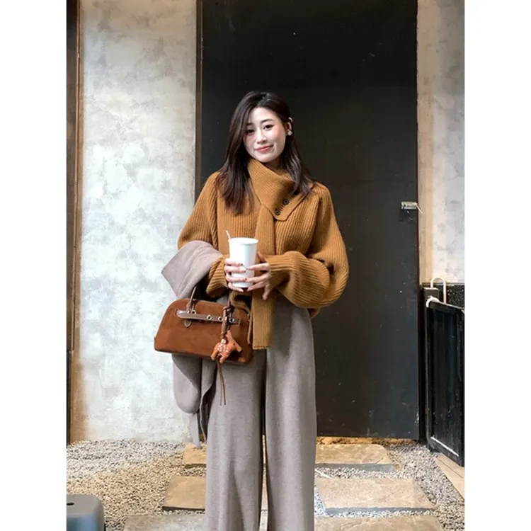 韩系设计感焦糖色围巾v领毛衣女秋冬季软糯慵懒高级感针织衫上衣