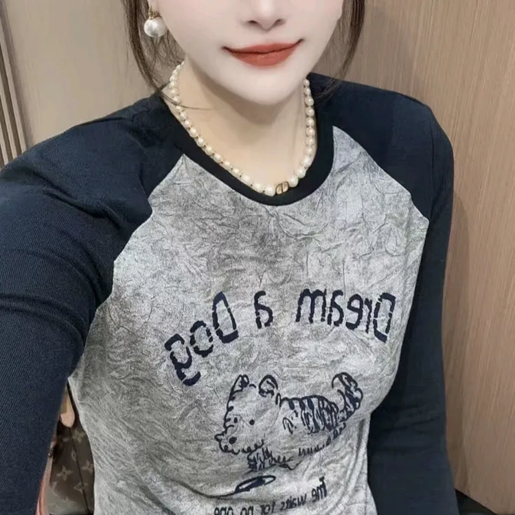 韩系狗狗印花插肩袖拼色长袖T恤女2025秋季款设计感修身小众上衣