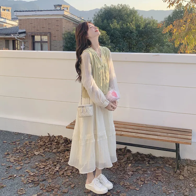 早春穿搭温柔风连衣裙马甲两件套女2025新款法式小清新衬衫裙套装