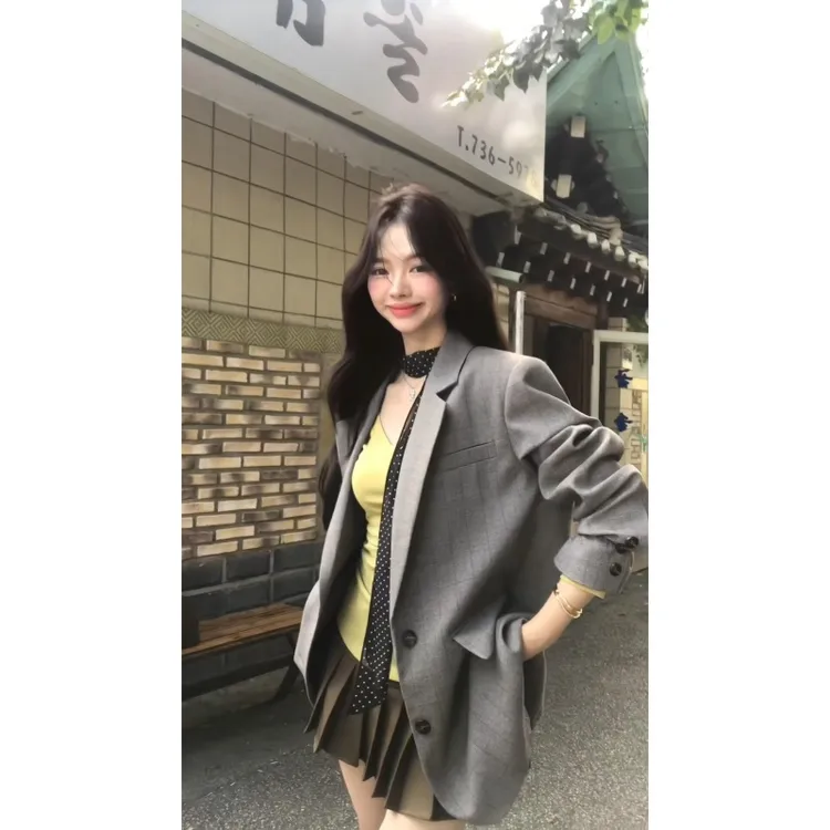 MARIE.COCO秋冬新款灰色长袖西装外套修身打底衫百褶超短裙三件套