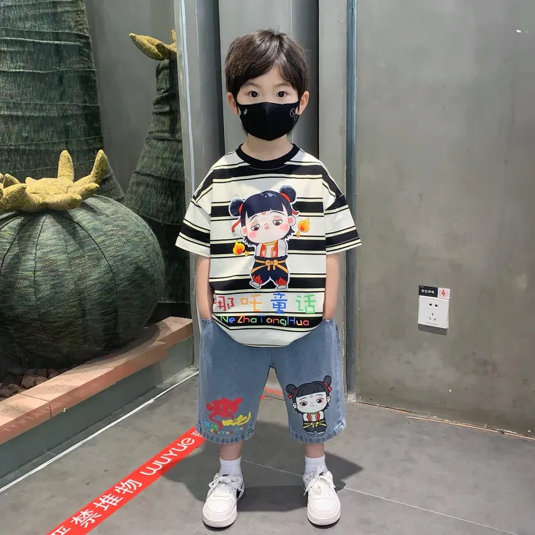 哪吒衣服2025新款儿童夏季时髦休闲条纹男宝短袖短裤男童夏装套装