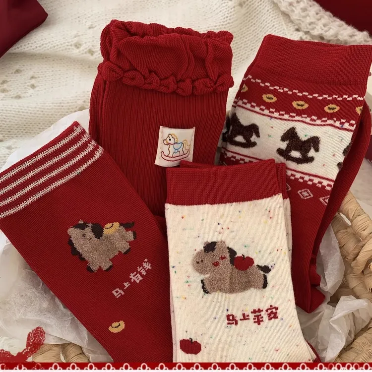 2026马年本命年红色袜子女士秋冬可爱卡通新年红中筒袜子女学院风
