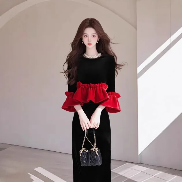 2025新年穿搭高级感超好看独特漂亮小香风黑色丝绒上衣半身裙套装