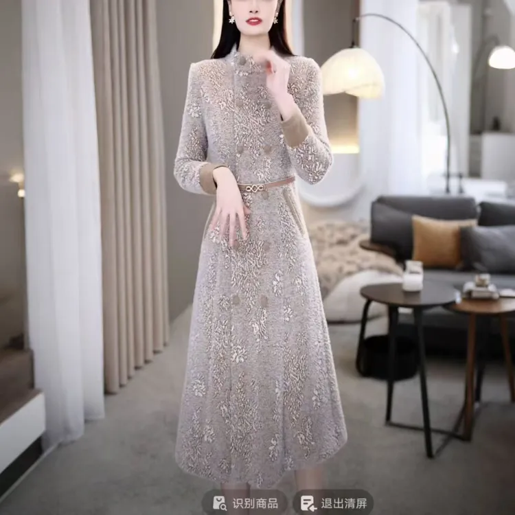 依铭立领加绒加厚长袖连衣裙女2025冬季新款修身系带妈妈装a字裙