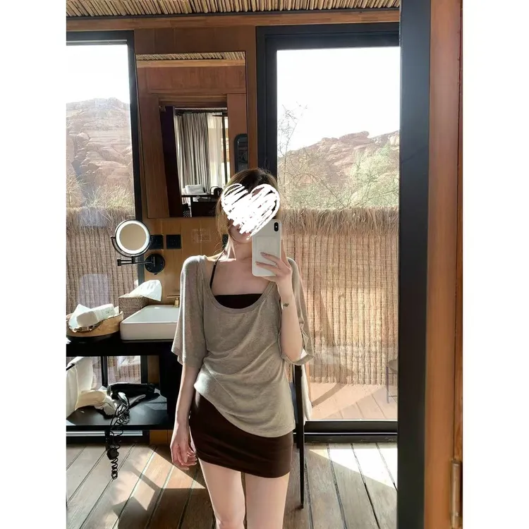 时髦大U领tee+挂脖胸垫背心成套推荐     60001