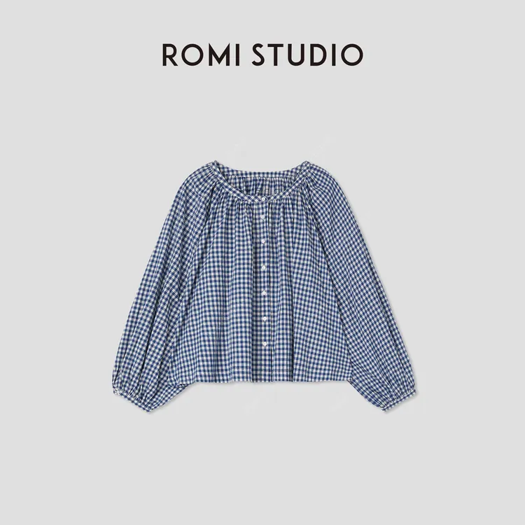 ROMI STUDIO“法式慵懒”蓝白格纹轻薄宽松圆领长袖衬衫 RWCRS64423