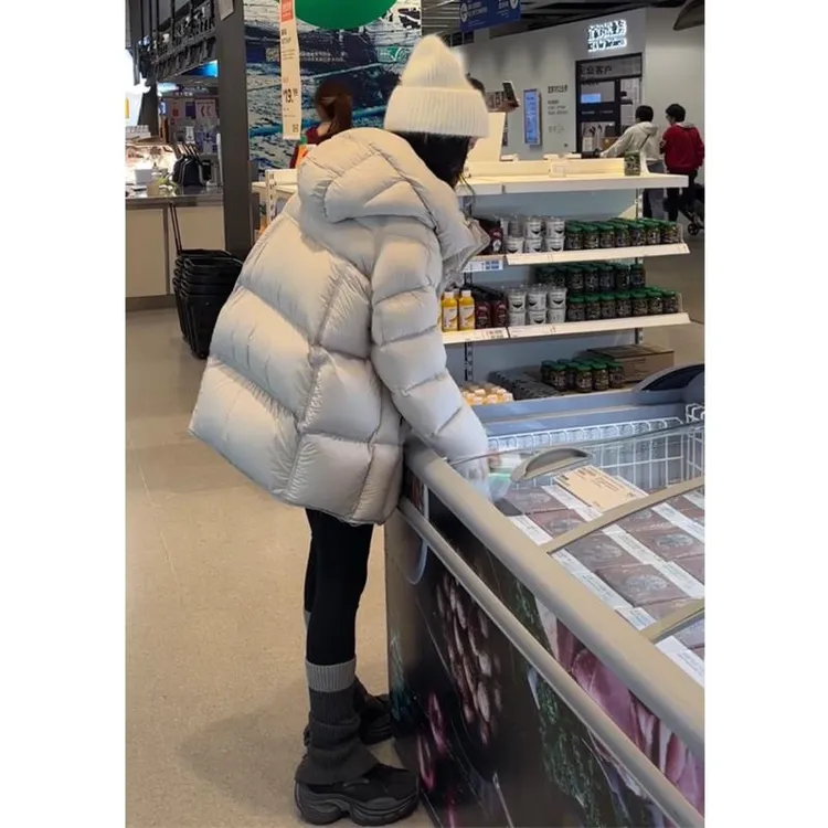 90白鸭绒米白色羽绒服女短款小个子2025新款泡芙中款冬季洋气外套