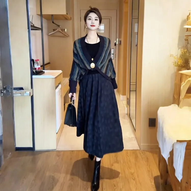 高端气质女士针织衫圆领上衣秋冬新款长袖外搭毛衣正反可穿外套女