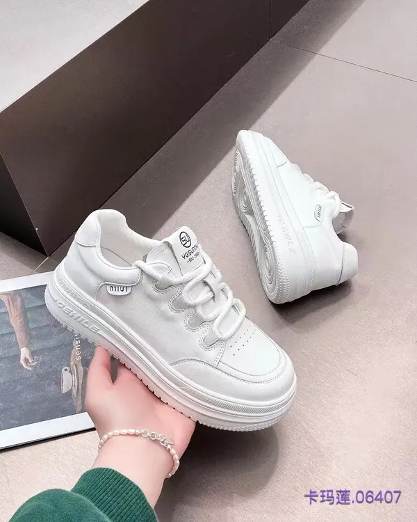 2025年春季新款小白鞋，