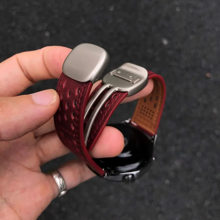 圆滑磁吸扣适用华为GT4表带GT5pro疯马皮GT6watch5男女透气GT5GT3