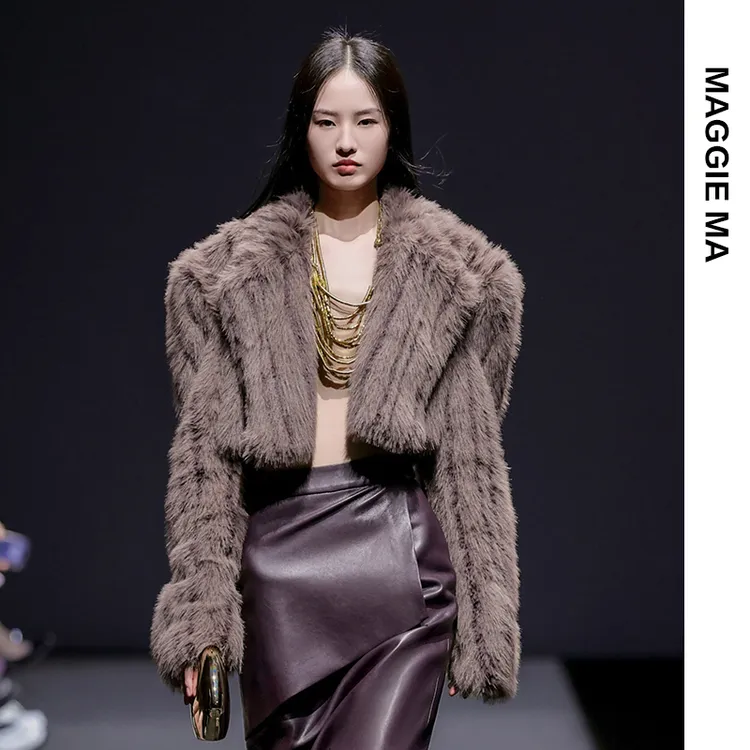 MAGGIE MA马婧新款毛毛秋冬外套女高级风轻奢优雅奢华外短套781C