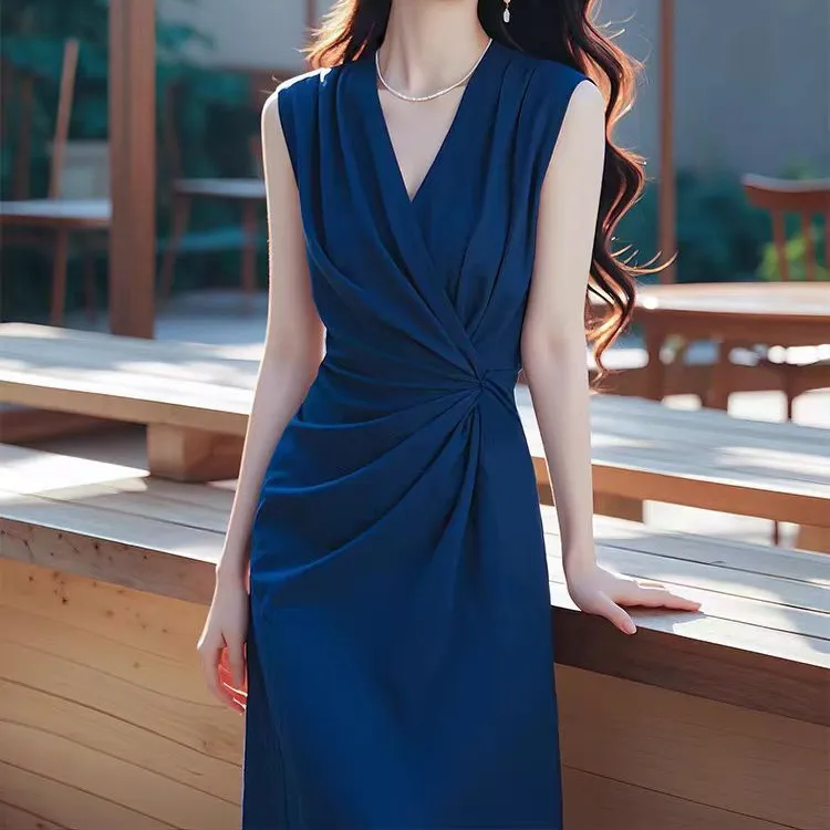 法式名媛风无袖蓝色连衣裙V领高腰显瘦A字裙褶皱遮肉长裙女夏季