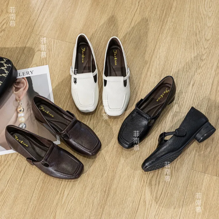 2025新款方头一字带魔术贴中跟妈妈鞋软底粗跟单鞋095