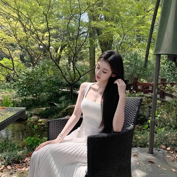 纯欲风针织无袖连衣裙女夏季收腰显瘦白色方领吊带背心裙64425#qc