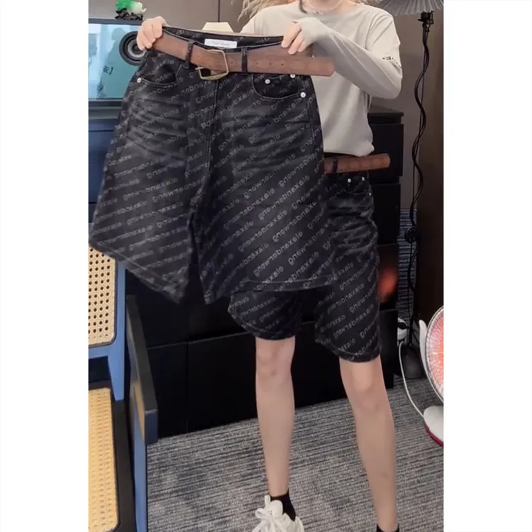 艾塔莉显瘦设计感字母四分裤女夏季新款宽松遮肉直筒裤小个子短裤