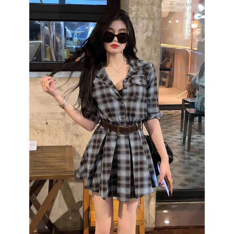 复古衬衫长袖格纹翻领连衣裙女秋季新款时尚气质收腰显瘦A字短裙