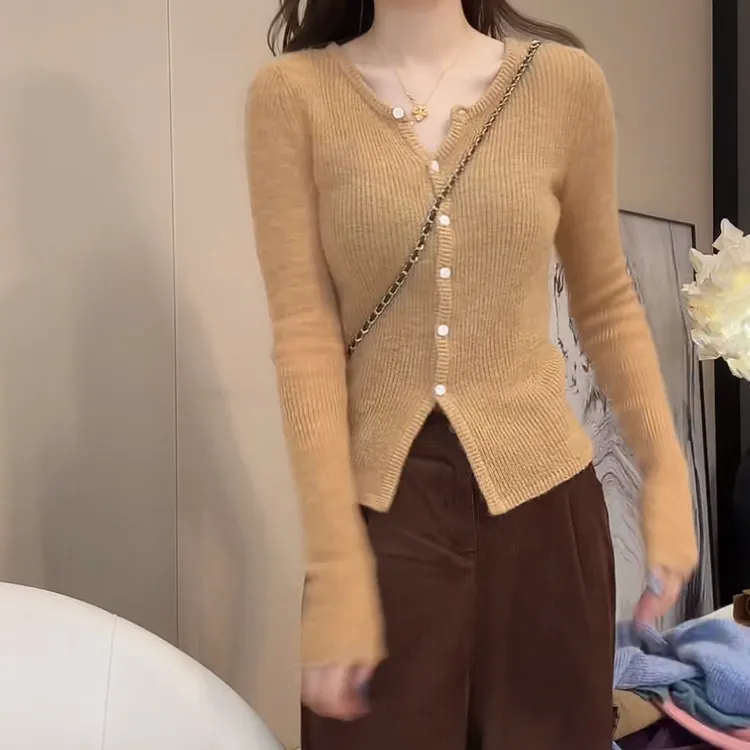 时尚修身显身材纯色毛衣开衫女秋冬2025新款百搭长袖打底针织衫